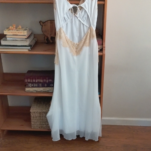 ASOS Cream and Tan Lace Chemise - Picture 7 of 8